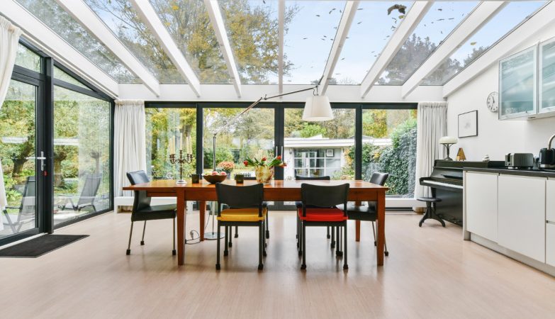 Faire installer une véranda à Orsay : conseils et inspirations pour un projet sur mesure